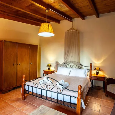 Villa Eleni - Private Pool Retreat Near Kardamili *