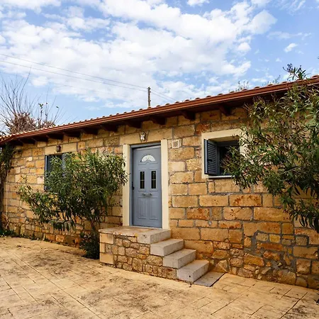 Eleni - Private Pool Retreat Near Kardamili *