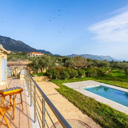 Eleni - Private Pool Retreat Near Kardamili *