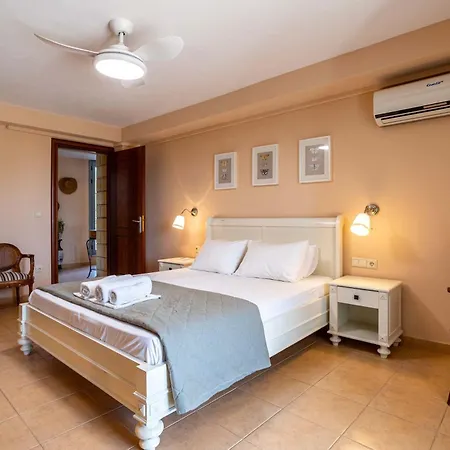 Eleni - Private Pool Retreat Near Kardamili Villa