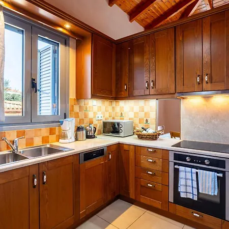 Villa Eleni - Private Pool Retreat Near Kardamili