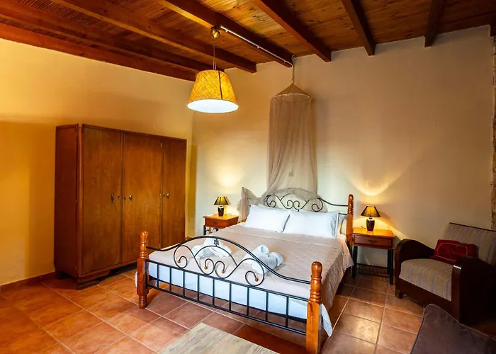 Villa Eleni - Private Pool Retreat Near Kardamili *