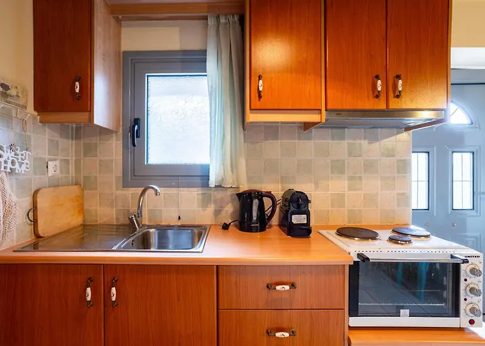 Eleni - Private Pool Retreat Near Kardamili *