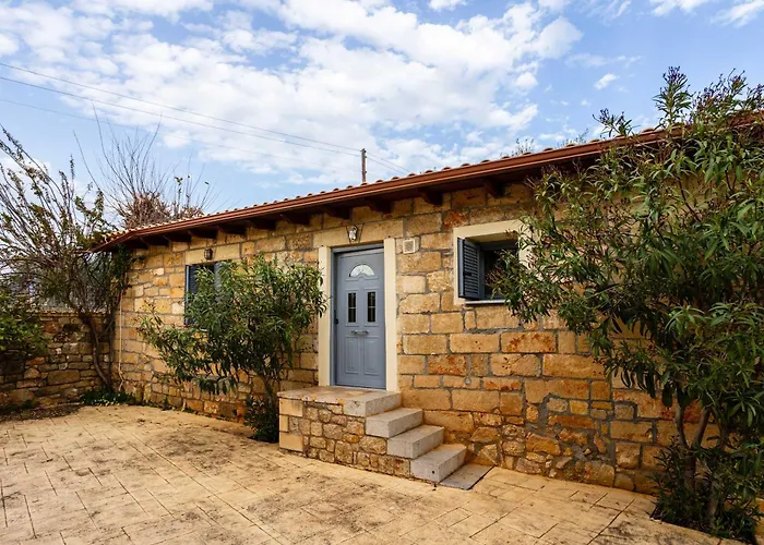 Eleni - Private Pool Retreat Near Kardamili *