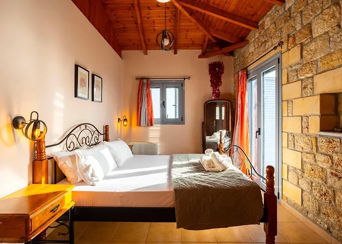 Eleni - Private Pool Retreat Near Kardamili Proástion