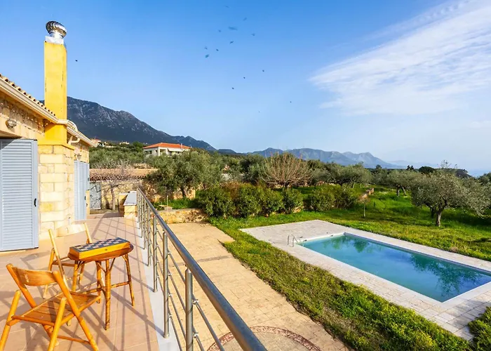 Eleni - Private Pool Retreat Near Kardamili *