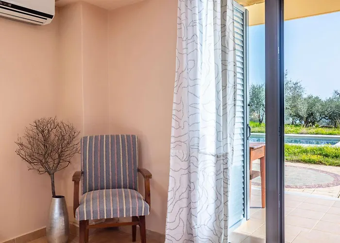 Eleni - Private Pool Retreat Near Kardamili Proástion