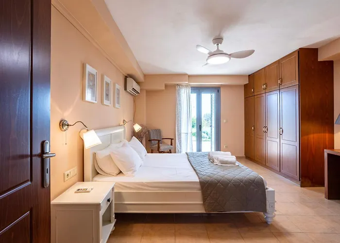 Villa Eleni - Private Pool Retreat Near Kardamili Proástion