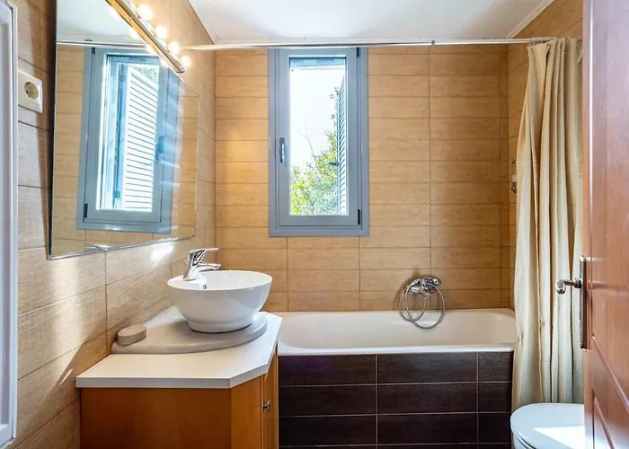 Eleni - Private Pool Retreat Near Kardamili Villa *