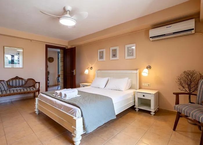 Eleni - Private Pool Retreat Near Kardamili Villa